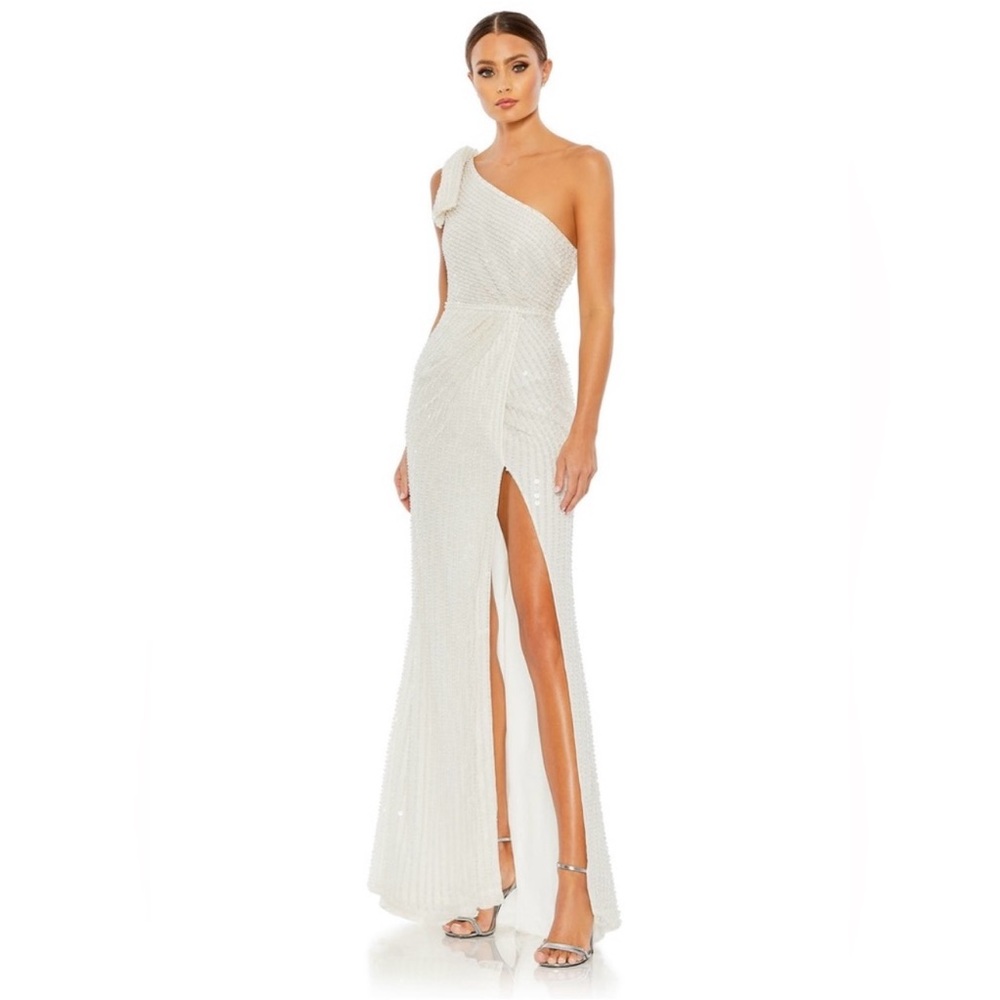 NWT Mac Duggal Pearl Embellished One Shoulder Gown
